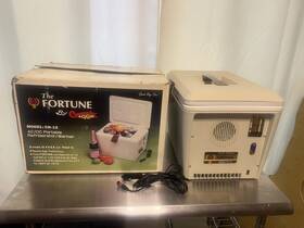 Commander Corp Ch-12 Vintage Fortune Portable 12 Volt 10.5 Liter Refridgerator/warmer