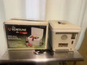 Ch-12 Commander Corp Vintage Fortune Portable 12 Volt 10.5 Liter Refridgerator/warmer