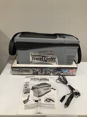 Rally 7510 Rechargeable Travel Cooler And Warmer With Papers Box