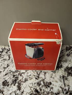 Superex 490021004260 Car Cooler/warmer 12v 6l With Carry Strap Niob Produced By Target