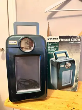 Vec219 Vector Road Chill 12 Volt Portable Refrigerator Cools Heats Nice