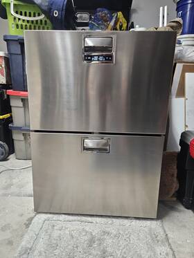 Vitrifrigo Drw180aixd4-df Rv Electric Refrigerator/freezer - Ac/dc 5.3 Cf