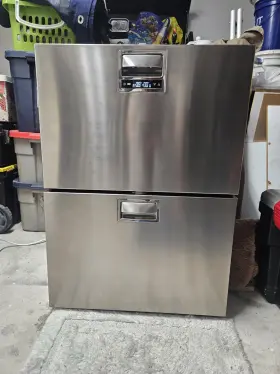 Drw180aixd4-df Vitrifrigo Rv Electric Refrigerator/freezer - Ac/dc 5.3 Cf